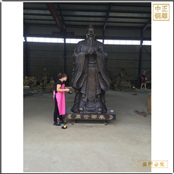 學?？鬃咏虒W雕塑